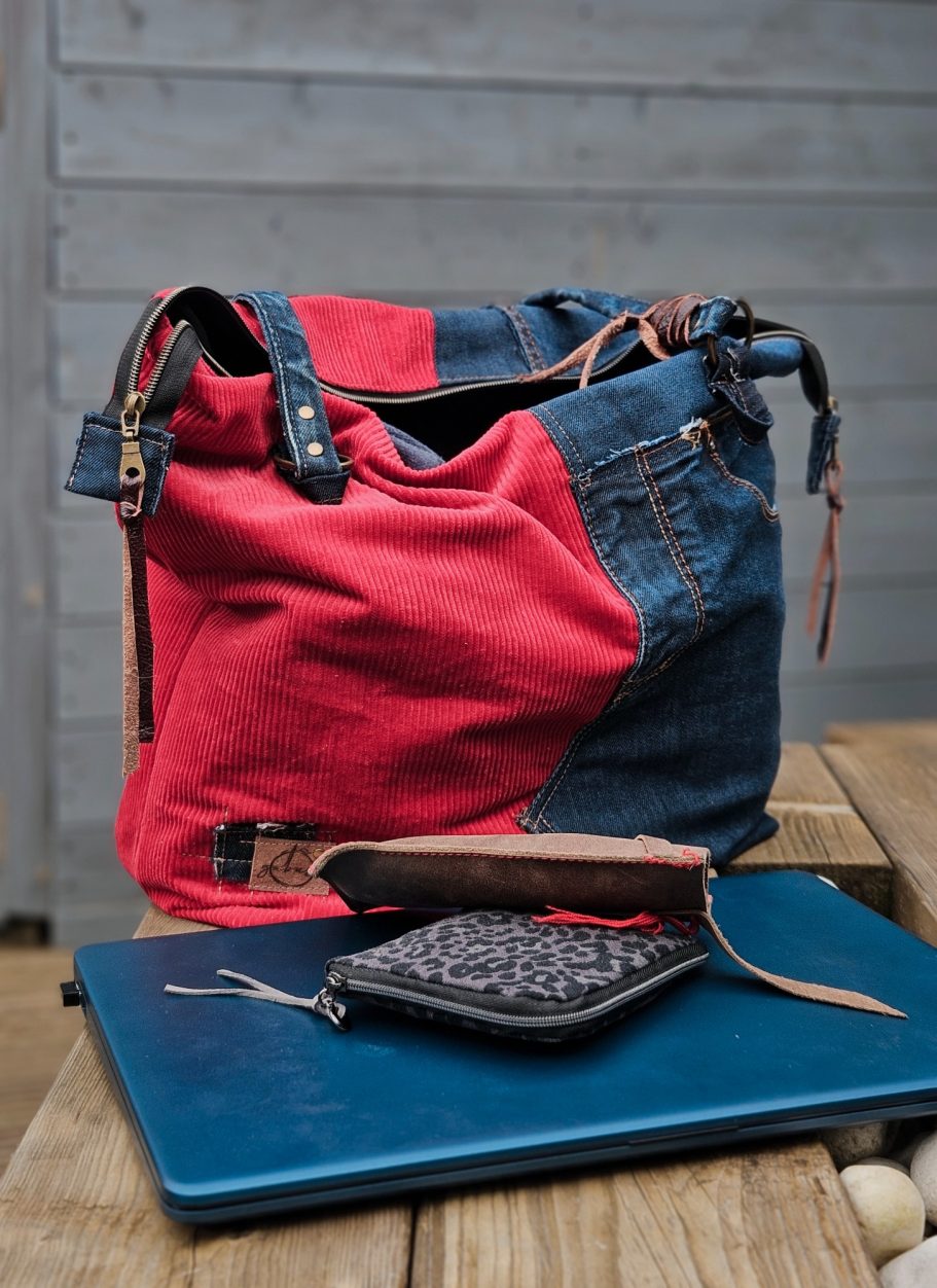 Denim and corduroy tote handbag with pockets