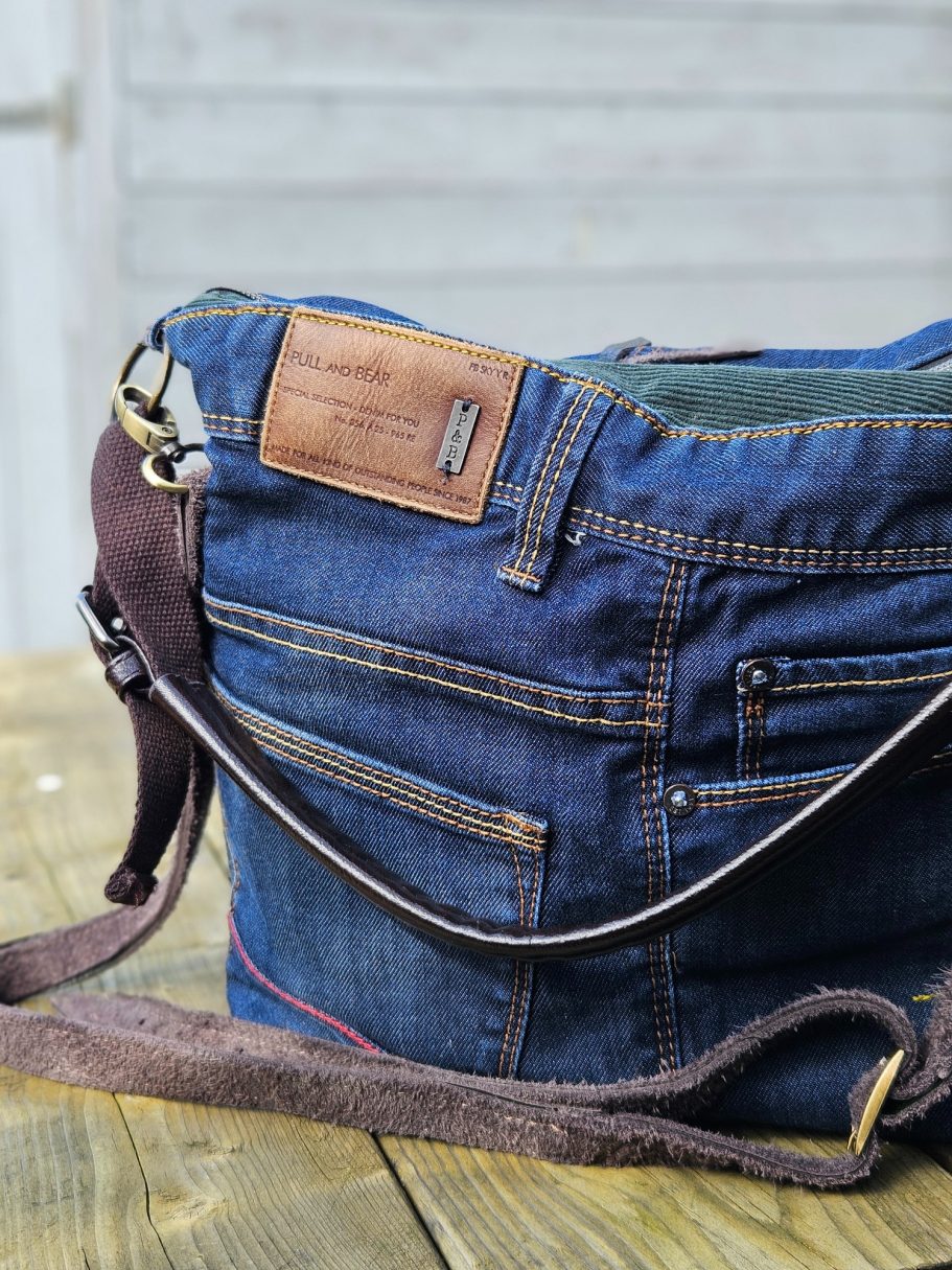 Denim crossbody bag Gabus81 Top view of handmade denim bag with zip closure and details