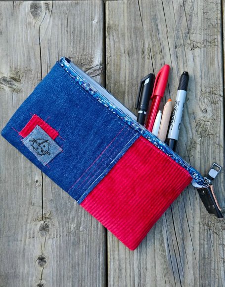 Zip pencil case Blue and red denim zip pencil case with pens, practical pouch for work bag or desk