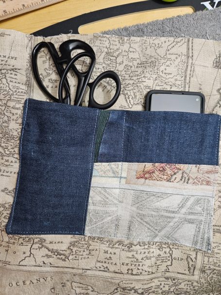 Organised Inside Pockets Finished denim bag lining with organised inside pockets, designed to help keep everyday essentials easy to find.
